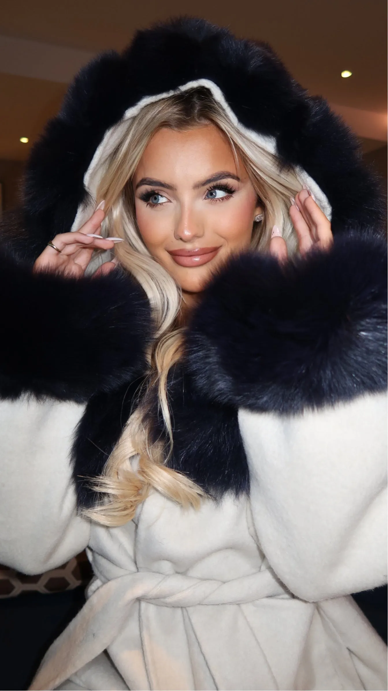Beige/Navy Cashmere Coat With Fox Fur Trim