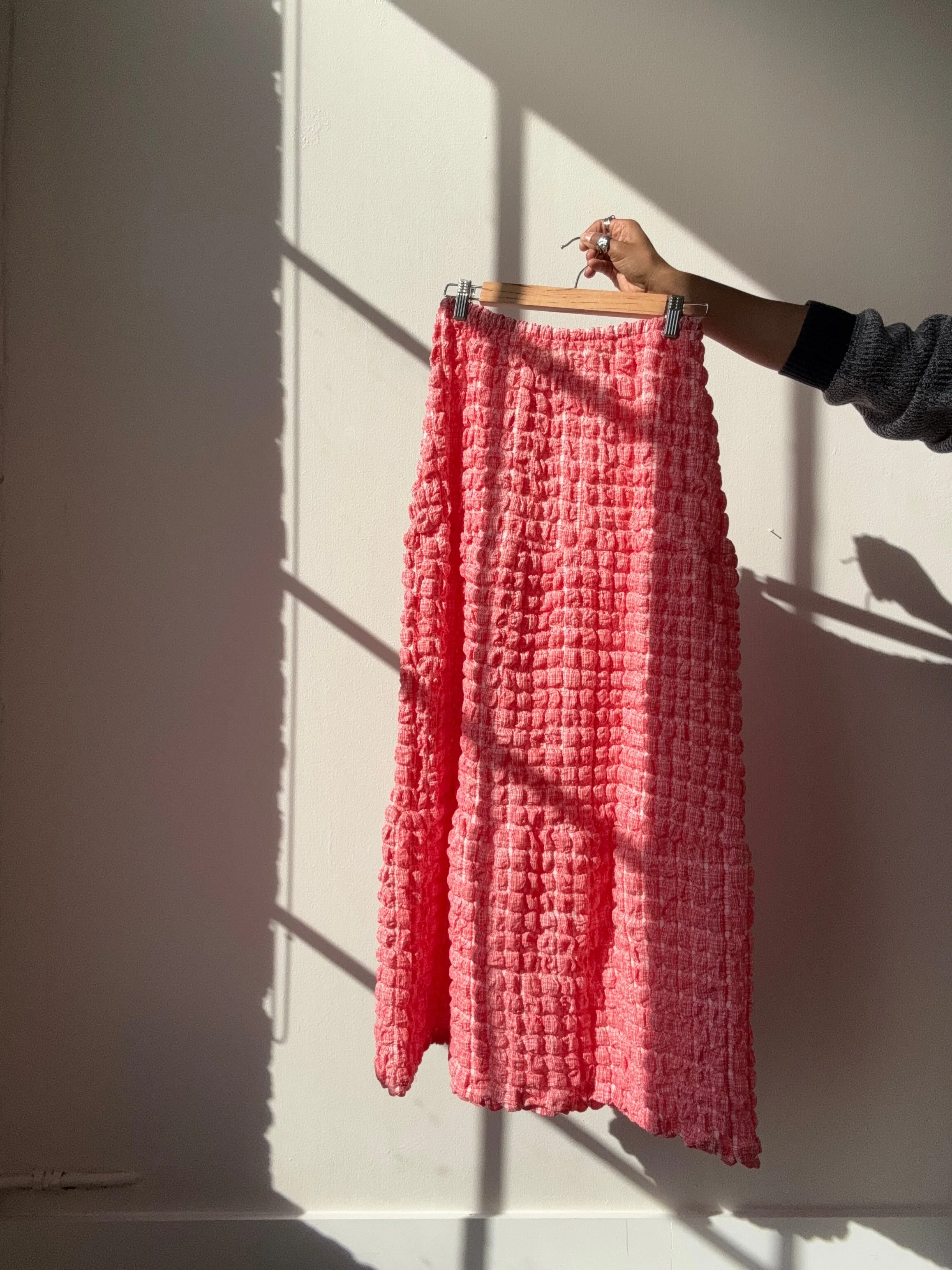 Beth Bubble Waffle Maxi Skirt In Cherry