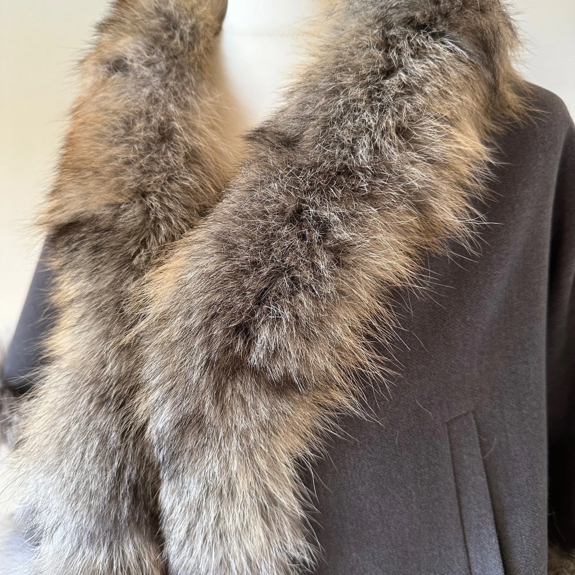 Grey Women Coat Cape Trim Fox Fur, Women's Poncho Jacket lined, Elegant Women's coat